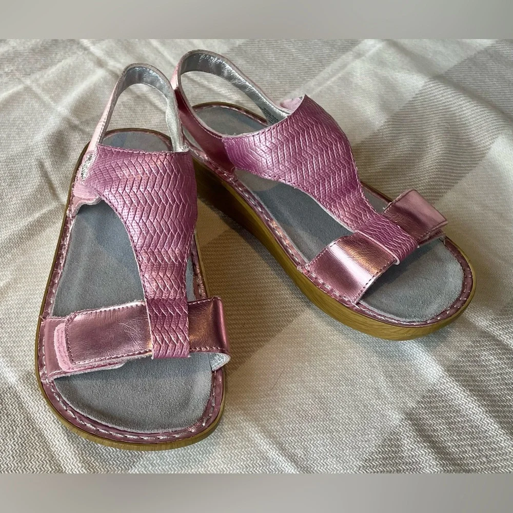 Alegria PG Lite Metallic Pink T- Strap Open Toe sandal women size 39/ 8.5. - Picture 1 of 7